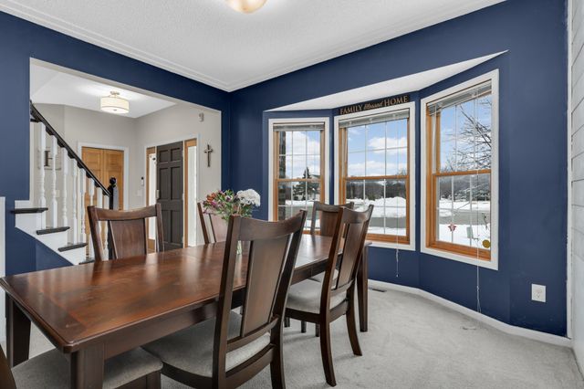 1883 Lochaven Drive, Woodbury, MN 55125