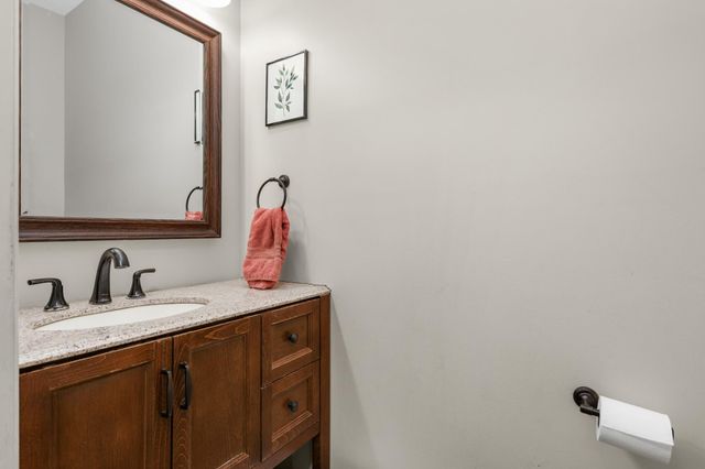 1883 Lochaven Drive, Woodbury, MN 55125