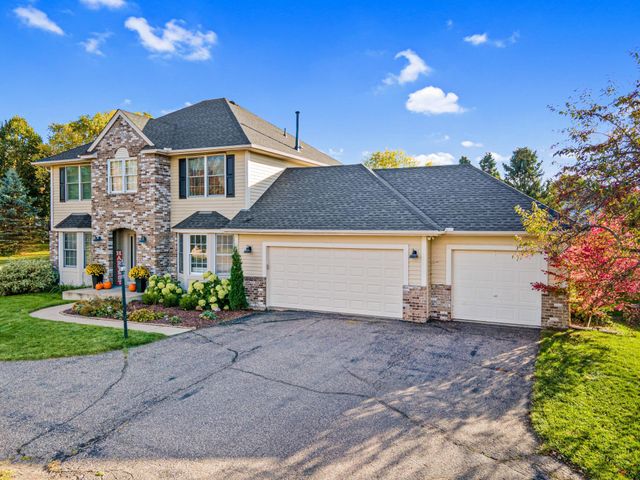1883 Lochaven Drive, Woodbury, MN 55125