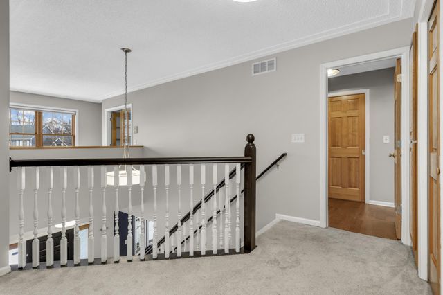 1883 Lochaven Drive, Woodbury, MN 55125