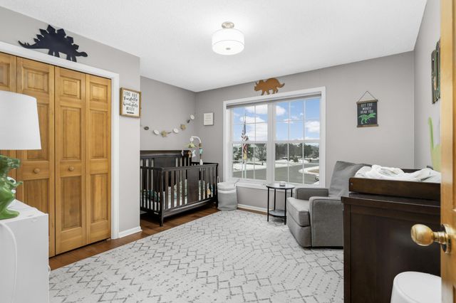 1883 Lochaven Drive, Woodbury, MN 55125