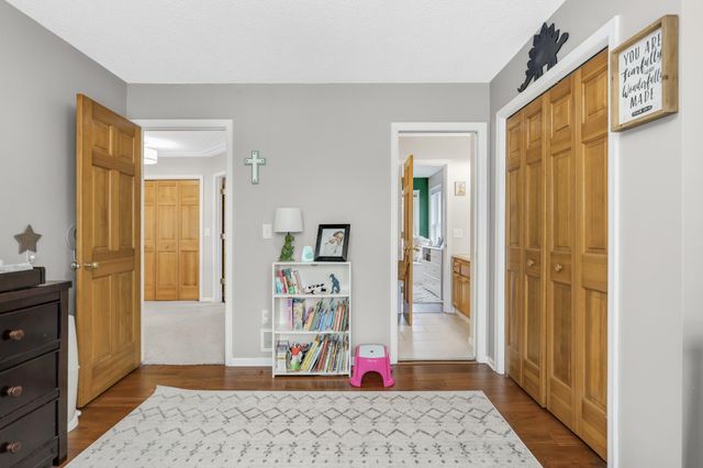 1883 Lochaven Drive, Woodbury, MN 55125