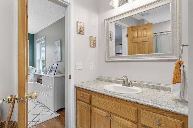 1883 Lochaven Drive, Woodbury, MN 55125