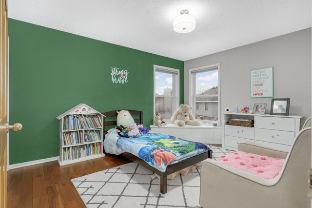 1883 Lochaven Drive, Woodbury, MN 55125