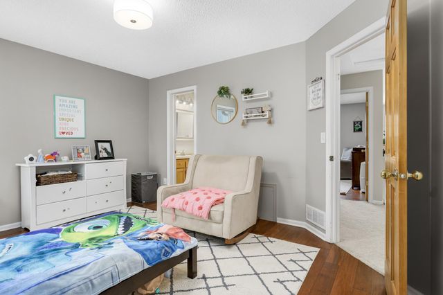 1883 Lochaven Drive, Woodbury, MN 55125