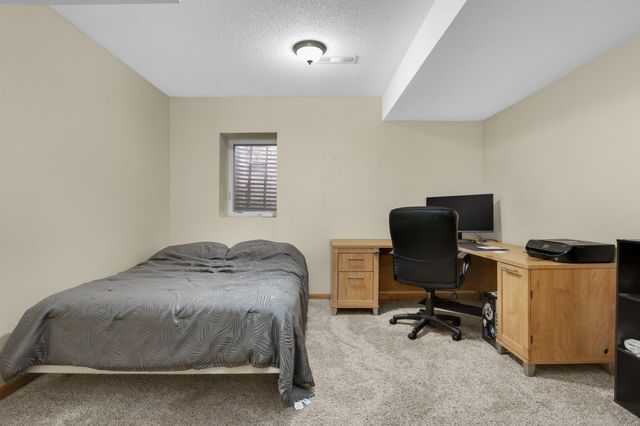 1883 Lochaven Drive, Woodbury, MN 55125