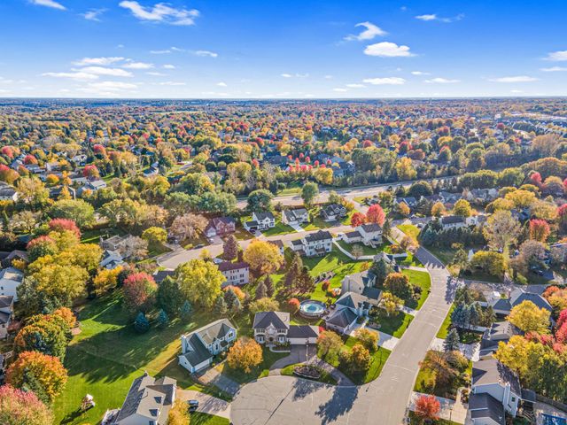 1883 Lochaven Drive, Woodbury, MN 55125