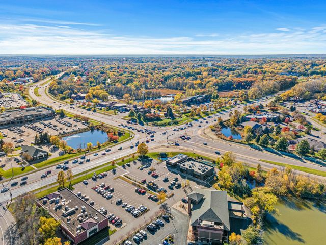 1883 Lochaven Drive, Woodbury, MN 55125