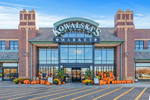 1883 Lochaven Drive, Woodbury, MN 55125