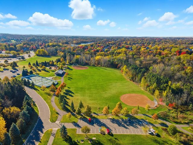 1883 Lochaven Drive, Woodbury, MN 55125