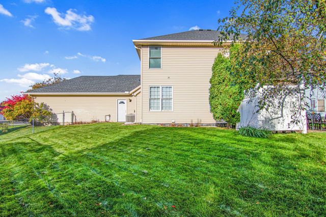 1883 Lochaven Drive, Woodbury, MN 55125