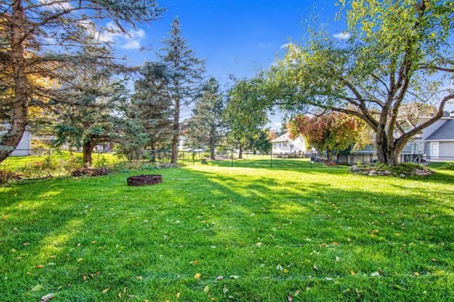 1883 Lochaven Drive, Woodbury, MN 55125