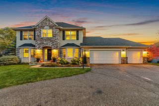 1883 Lochaven Drive, Woodbury, MN 55125