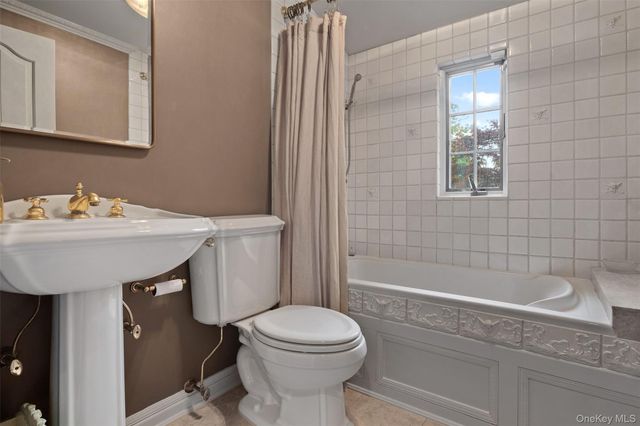 68 Flower Hill Road, Huntington, NY 11743