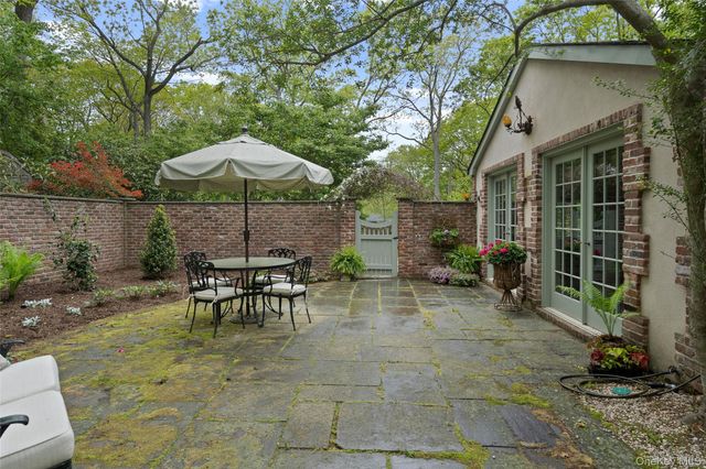 68 Flower Hill Road, Huntington, NY 11743