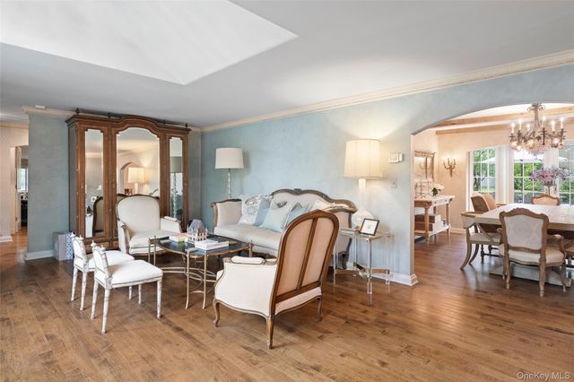 68 Flower Hill Road, Huntington, NY 11743