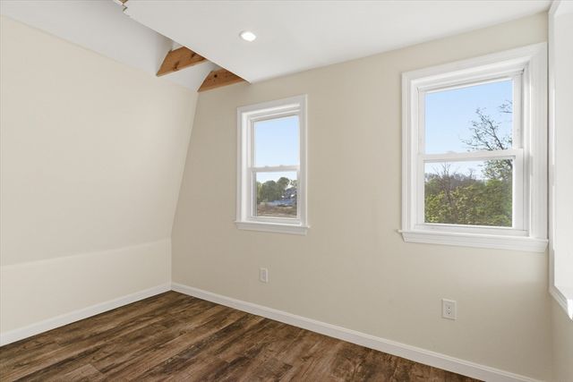 137 Winthrop St, Quincy, MA 02169