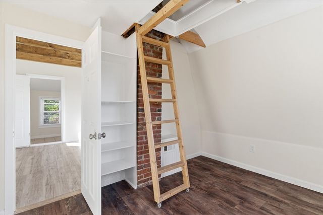 137 Winthrop St, Quincy, MA 02169