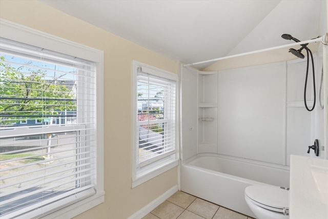137 Winthrop St, Quincy, MA 02169