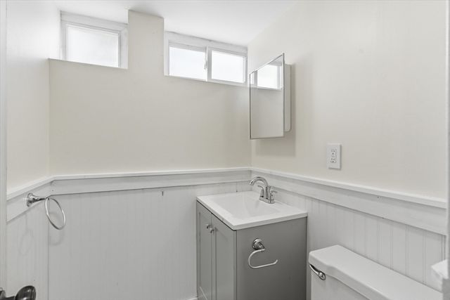 137 Winthrop St, Quincy, MA 02169