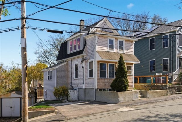 137 Winthrop St, Quincy, MA 02169