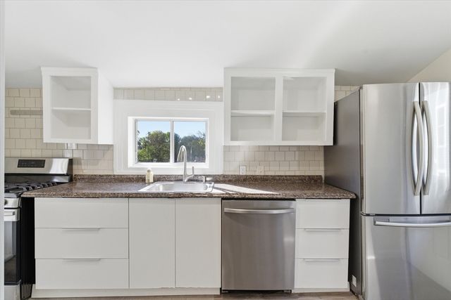 137 Winthrop St, Quincy, MA 02169