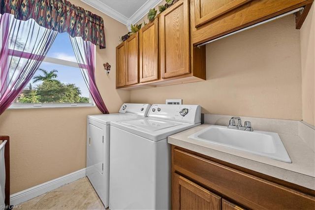 1762 Sarazen PL, Naples, FL 34120