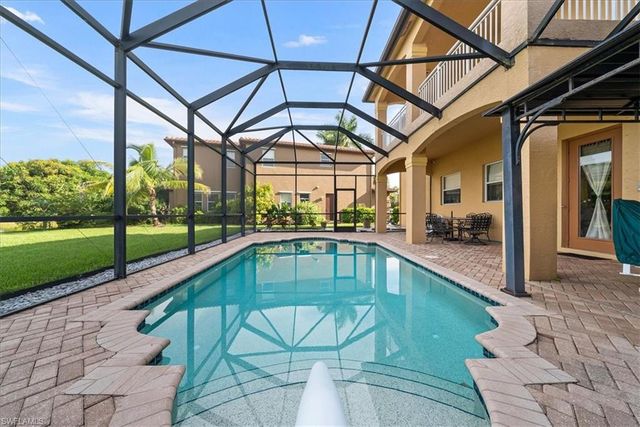 1762 Sarazen PL, Naples, FL 34120