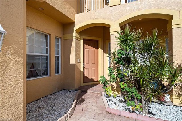 1762 Sarazen PL, Naples, FL 34120