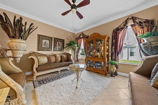 1762 Sarazen PL, Naples, FL 34120