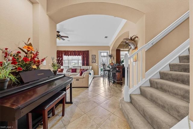 1762 Sarazen PL, Naples, FL 34120