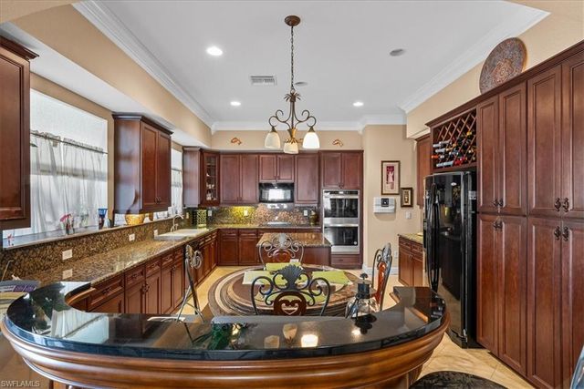 1762 Sarazen PL, Naples, FL 34120