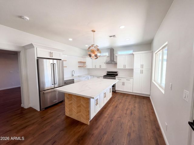 3016 N 47TH Street, Phoenix, AZ 85018