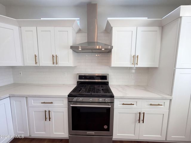 3016 N 47TH Street, Phoenix, AZ 85018