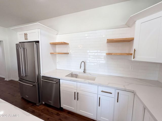 3016 N 47TH Street, Phoenix, AZ 85018