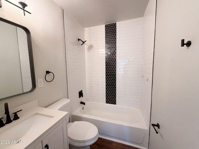 3016 N 47TH Street, Phoenix, AZ 85018
