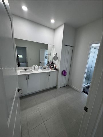 18618 SW 136th Court, Miami, FL 33177
