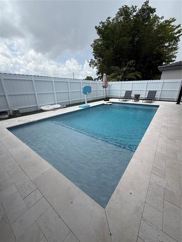 18618 SW 136th Court, Miami, FL 33177