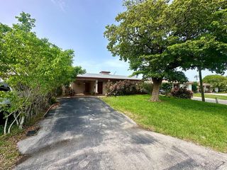 51 NE 49th Street, Oakland Park, FL 33334
