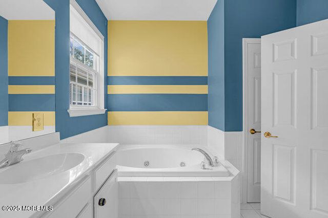 5 Banstead Way, Jackson, NJ 08527