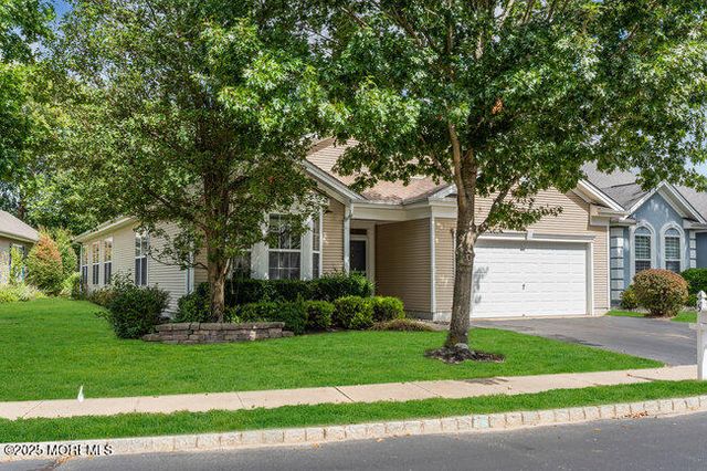 5 Banstead Way, Jackson, NJ 08527