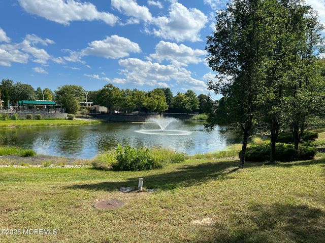 5 Banstead Way, Jackson, NJ 08527