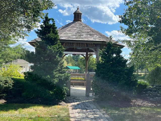 5 Banstead Way, Jackson, NJ 08527