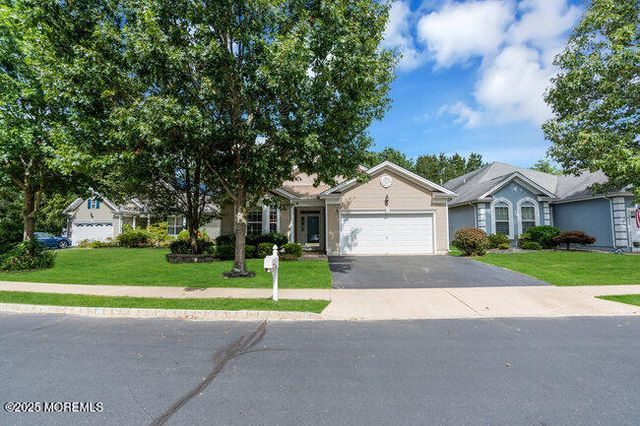 5 Banstead Way, Jackson, NJ 08527