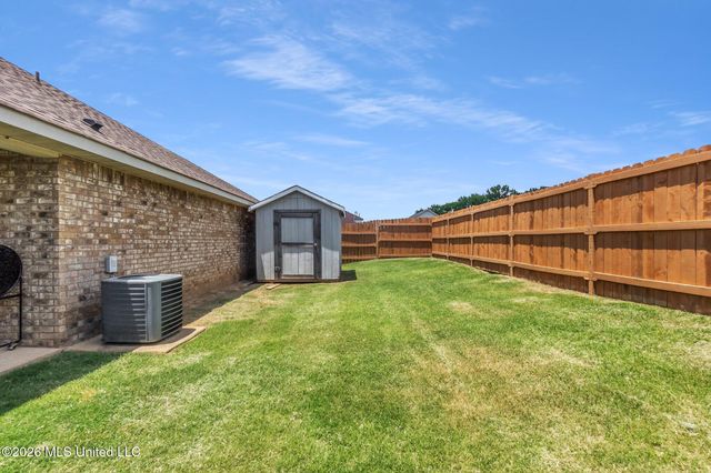 8898 Kathryn Grace Drive, Southaven, MS 38671