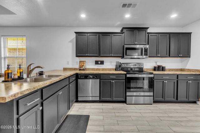 8898 Kathryn Grace Drive, Southaven, MS 38671