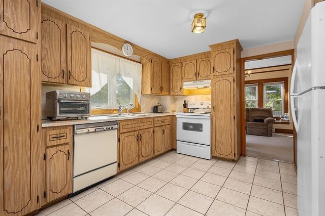 664 East Street, Wrentham, MA 02093