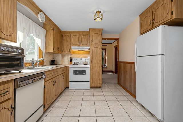 664 East Street, Wrentham, MA 02093