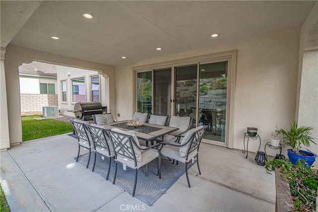 18642 Cedar Crest Drive, Canyon Country, CA 91387