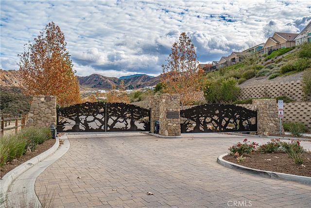 18642 Cedar Crest Drive, Canyon Country, CA 91387